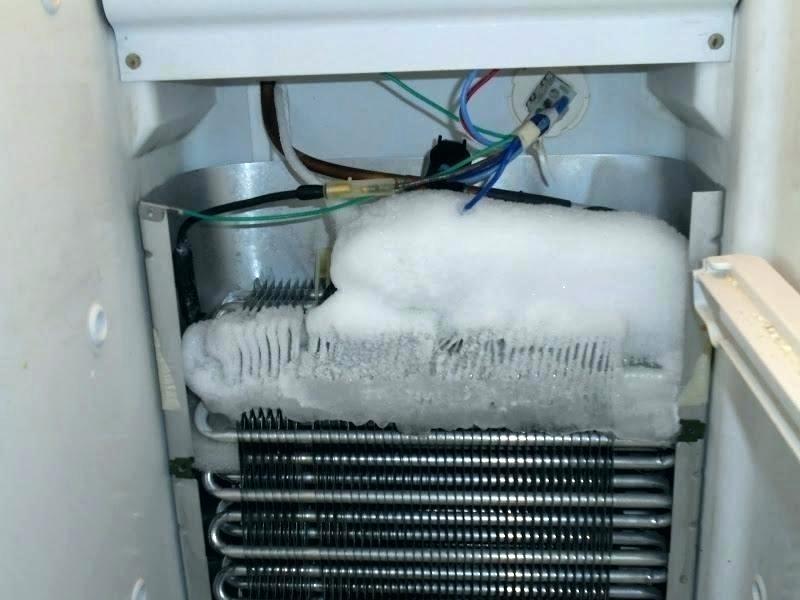 Почему не морозит холодильник