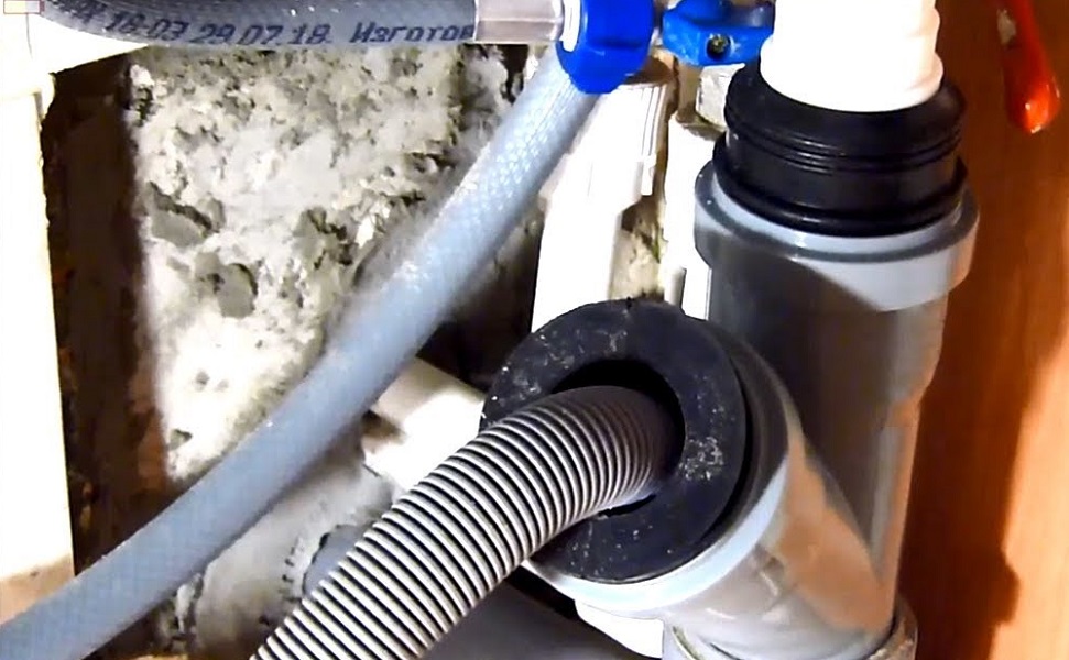 Как правильно установить шланг стиральной машины Как правильно установить шланг стиральной машины