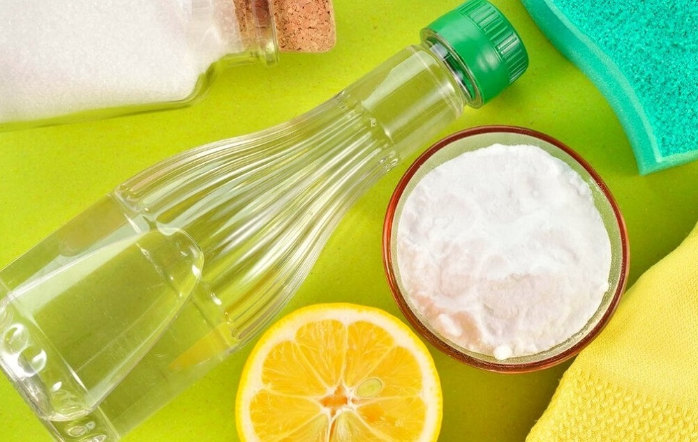 Как убрать неприятный запах из холодильника