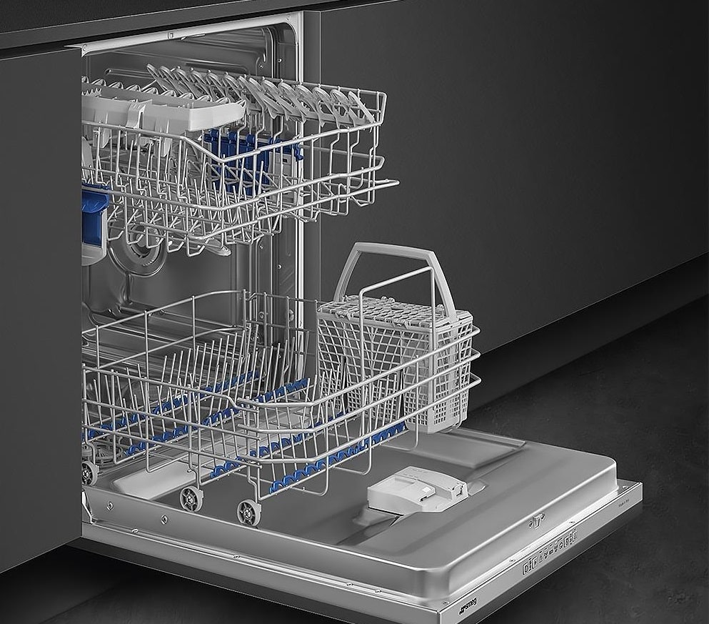 Обзор посудомоечной машины Smeg STL323BQLH