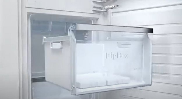 Холодильник Bosch KGE39XL2AR (video 3)