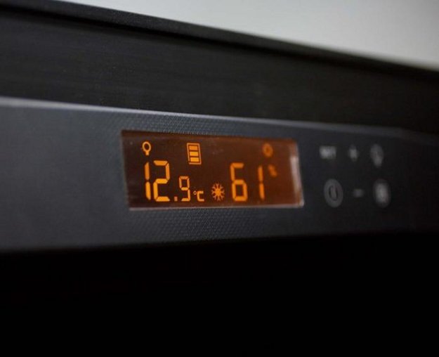 Встраиваемый монотемпературный винный шкаф EuroCave K-800016-S (preview 3)