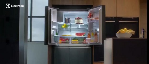 Морозильный ларь Electrolux LCB3LF38W0 (video 3)