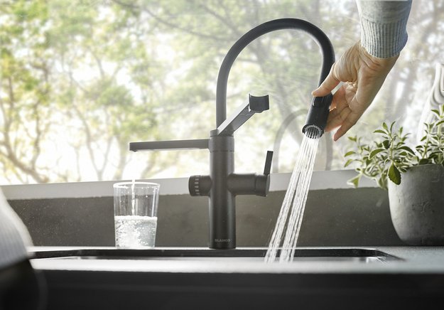 Смеситель 3-в-1 Blanco EVOL-S Pro Filter 526636 матовый черный (фото 6) Смеситель 3-в-1 Blanco EVOL-S Pro Filter 526636 матовый черный (preview 6)