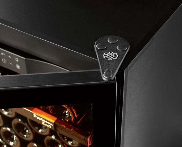 Встраиваемый монотемпературный винный шкаф EuroCave K-800020-L (preview 6)