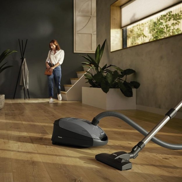 Пылесос Miele Classic C1 SBAF5 Junior PowerLine серый (preview 3)