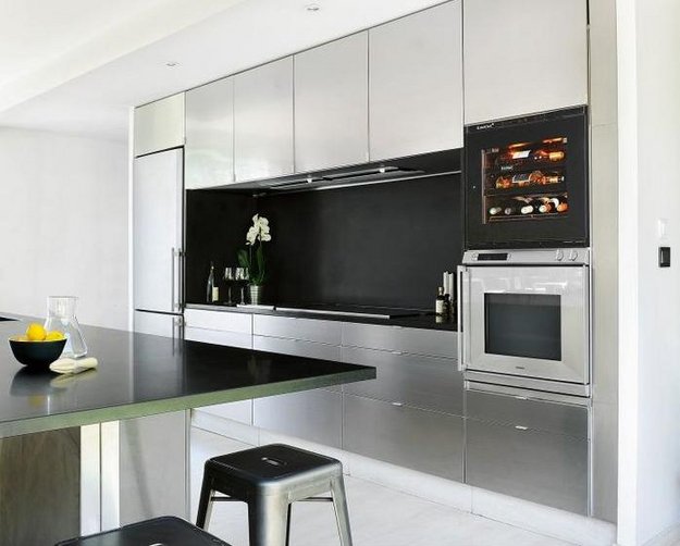 Встраиваемый монотемпературный винный шкаф EuroCave I-090011-XS (preview 2)