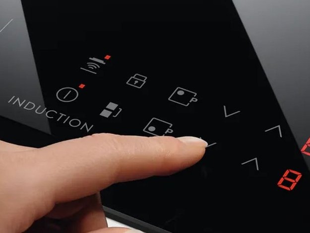 Варочная панель с вытяжкой Electrolux KCC85450 (video 1)