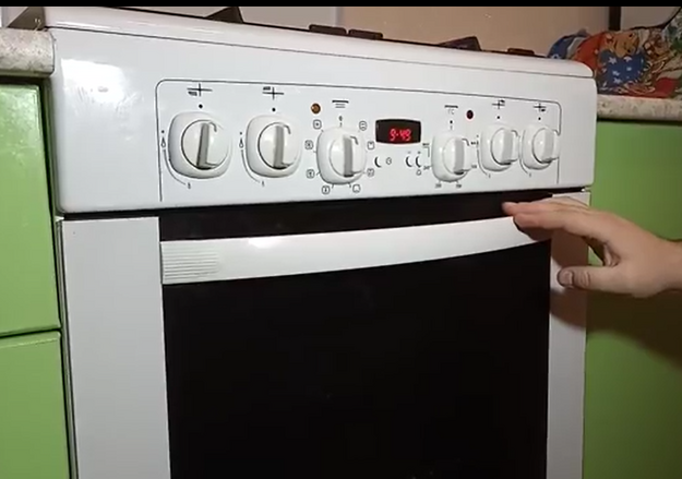 Духовой шкаф Vestfrost VFPD68OMI (video 1)