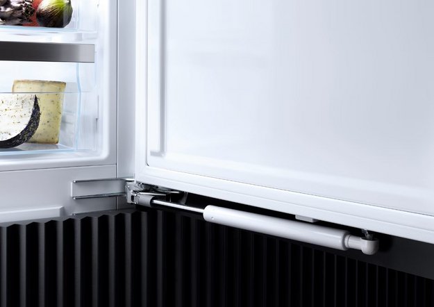 Встраиваемый морозильник Miele FNS 7740 D (preview 3)