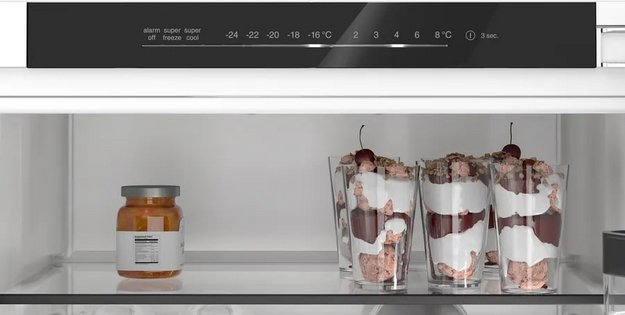 Встраиваемый холодильник Bosch KIN96SFD0 (preview 2)