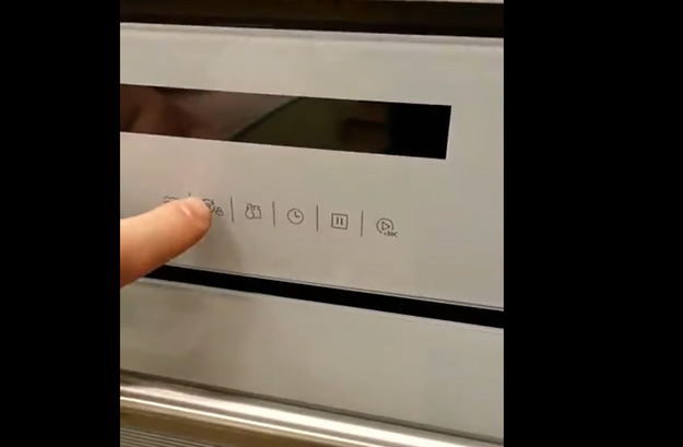 Духовой шкаф Midea MO611107GB (video 3)