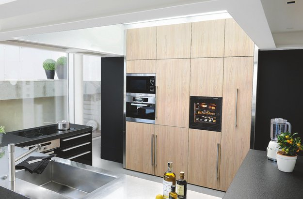 Встраиваемый монотемпературный винный шкаф EuroCave I-090011-XS (preview 4)