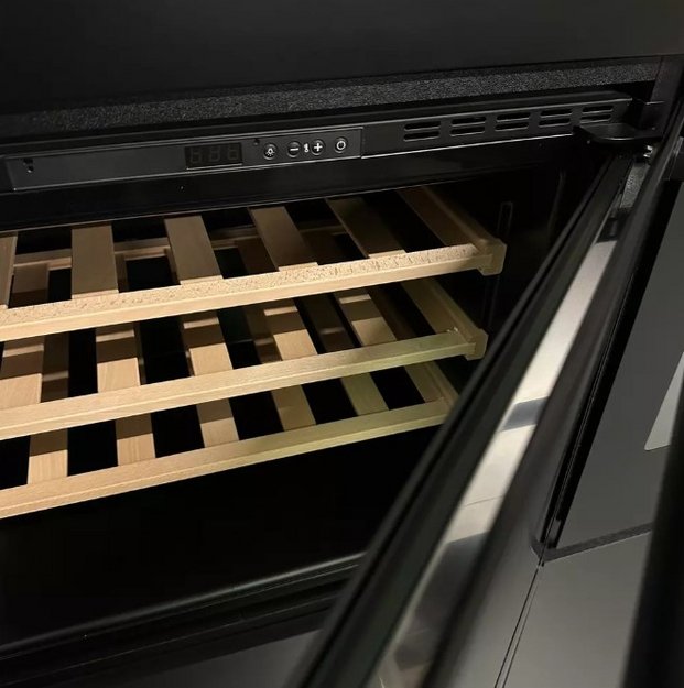 Встраиваемый винный шкаф Lofra ZBPNM24T TOTAL BLACK (preview 3)