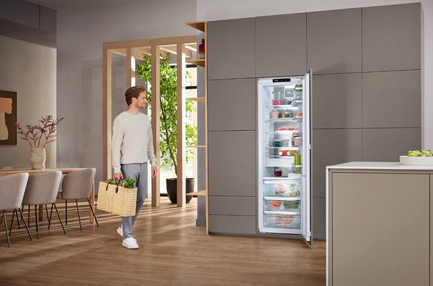 Встраиваемый холодильник Miele K 7797 C R (фото 8) Встраиваемый холодильник Miele K 7797 C R (preview 8)