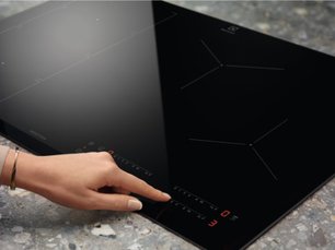 Варочная панель Электролюкс IPES6451KF фото 3 в Казани и Татарстане Варочная панель Electrolux IPES6451KF фото 3 в Казани и Татарстане