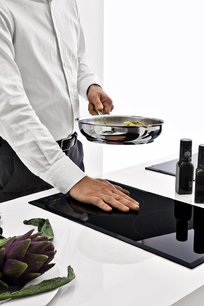 Индукционная варочная панель Barazza 1PI30IDN черная фото 3 в Казани и Татарстане