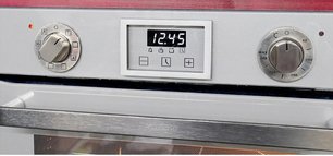 Встраиваемый электрический духовой шкаф Кайзер EH 6324 W фото 2 в Казани и Татарстане Встраиваемый электрический духовой шкаф Kaiser EH 6324 W фото 2 в Казани и Татарстане