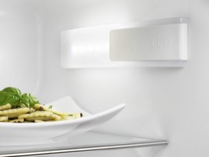 Холодильник Электролюкс ENN 92853 CW фото 2 в Казани и Татарстане Холодильник Electrolux ENN 92853 CW фото 2 в Казани и Татарстане