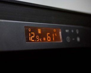 Встраиваемый монотемпературный винный шкаф EuroCave K-800022-L фото 3 в Казани и Татарстане