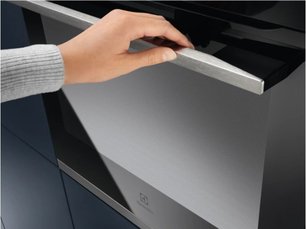 Духовой шкаф Electrolux OKE6P77WX фото 2 в Казани и Татарстане