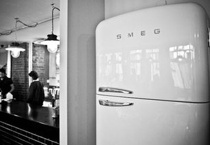 Холодильник Смег FAB50BS фото 2 в Казани и Татарстане Холодильник Smeg FAB50BS фото 2 в Казани и Татарстане