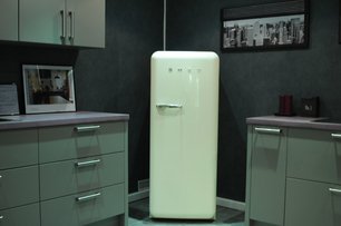 Холодильник Смег CVB20RP фото 3 в Казани и Татарстане Холодильник Smeg CVB20RP фото 3 в Казани и Татарстане
