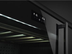 Винный холодильник Смег CVI638LWN3 фото 2 в Казани и Татарстане Винный холодильник Smeg CVI638LWN3 фото 2 в Казани и Татарстане
