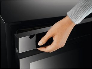 Встраиваемый винный шкаф AEG AWUS018B7B фото 4 в Казани и Татарстане