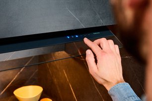 Вытяжка Фалмек VIRGOLA TOUCH NRS BLACK 120 фото 2 в Казани и Татарстане Вытяжка Falmec VIRGOLA TOUCH NRS BLACK 120 фото 2 в Казани и Татарстане