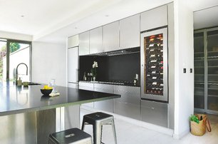 Встраиваемый монотемпературный винный шкаф EuroCave I-090014-M фото 2 в Казани и Татарстане