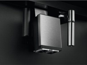 Встраиваемая кофемашина AEG KKK994500M фото 4 в Казани и Татарстане