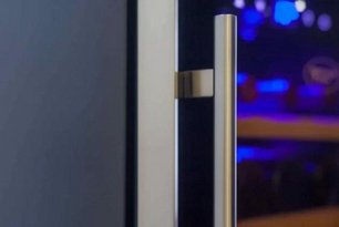 Винный шкаф Coldvine C12-KBF1 фото 4 в Казани и Татарстане Винный шкаф Cold Vine C12-KBF1 фото 4 в Казани и Татарстане