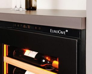 Встраиваемый монотемпературный винный шкаф EuroCave I-090012-XS фото 3 в Казани и Татарстане