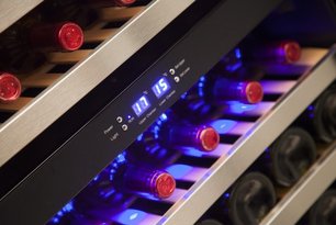 Винный шкаф Coldvine C154-KBT2 фото 4 в Казани и Татарстане Винный шкаф Cold Vine C154-KBT2 фото 4 в Казани и Татарстане