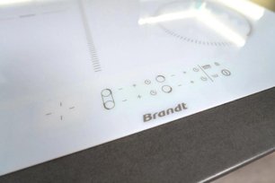 Индукционная варочная панель Брандт BPI164DUW фото 3 в Казани и Татарстане Индукционная варочная панель Brandt BPI164DUW фото 3 в Казани и Татарстане