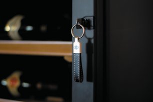 Монотемпературный винный шкаф EuroCave VLP-1002-S фото 3 в Казани и Татарстане