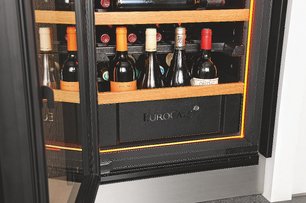 Встраиваемый монотемпературный винный шкаф EuroCave I-090017-S фото 2 в Казани и Татарстане