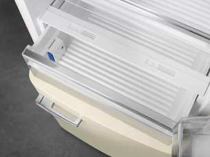 Холодильник Смег FAB38RCR фото 2 в Казани и Татарстане Холодильник Smeg FAB38RCR фото 2 в Казани и Татарстане