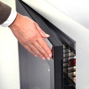 Винный шкаф Дунавокс DVN-109.291DB.TO фото 4 в Казани и Татарстане Винный шкаф Dunavox DVN-109.291DB.TO фото 4 в Казани и Татарстане