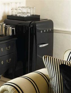 Холодильник Смег FAB10HRNE фото 4 в Казани и Татарстане Холодильник Smeg FAB10HRNE фото 4 в Казани и Татарстане
