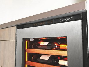 Встраиваемый монотемпературный винный шкаф EuroCave I-090018-M фото 4 в Казани и Татарстане