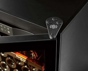 Встраиваемый монотемпературный винный шкаф EuroCave K-800014-S фото 3 в Казани и Татарстане
