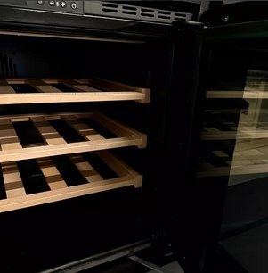 Встраиваемый винный шкаф Lofra ZBPNM24T TOTAL BLACK фото 4 в Казани и Татарстане