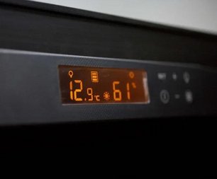 Монотемпературный винный шкаф EuroCave P-300048-L фото 2 в Казани и Татарстане