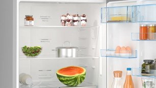 Двухкамерный холодильник Bosch KGN76CI30U фото 3 в Казани и Татарстане