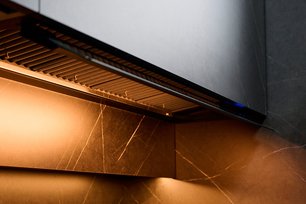 Вытяжка Фалмек VIRGOLA TOUCH NRS BLACK 60 фото 4 в Казани и Татарстане Вытяжка Falmec VIRGOLA TOUCH NRS BLACK 60 фото 4 в Казани и Татарстане