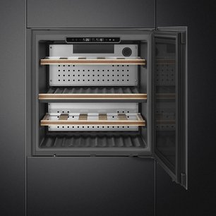 Встраиваемый холодильный шкаф для вина Смег CVI129B3 фото 3 в Казани и Татарстане Встраиваемый холодильный шкаф для вина Smeg CVI129B3 фото 3 в Казани и Татарстане
