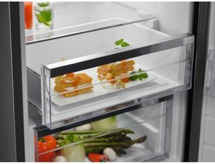 Холодильник Электролюкс RRC5ME38X2 фото 4 в Казани и Татарстане Холодильник Electrolux RRC5ME38X2 фото 4 в Казани и Татарстане