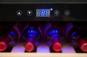Винный шкаф Coldvine C180-KSF2 фото 4 в Казани и Татарстане Винный шкаф Cold Vine C180-KSF2 фото 4 в Казани и Татарстане